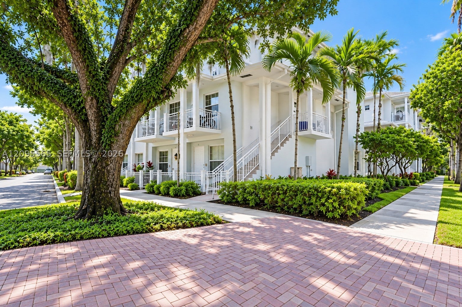 341 SW 13th Ter 341