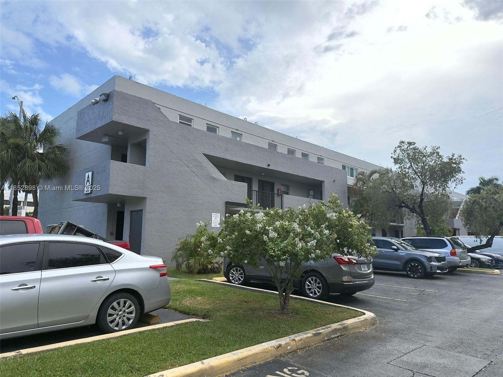 Complete Renovated Large Corner Apartment!! Gorgeous 1 bedroom, 1.5 bathroom featuring a beautiful kitchen with Granite countertops, stainless steel appliances. Washer and dryer inside the Unit on the second floor, gated community with 24 hour security and guard gate, gym, pools and recreational areas for your enjoyment. The apartment is located near all major Highways (826, 836, Turnpike), FIU South Campus, Dolphin Mall, International Mall and Mall of the Americas! Simply beautiful, cozy and extremely well locate
