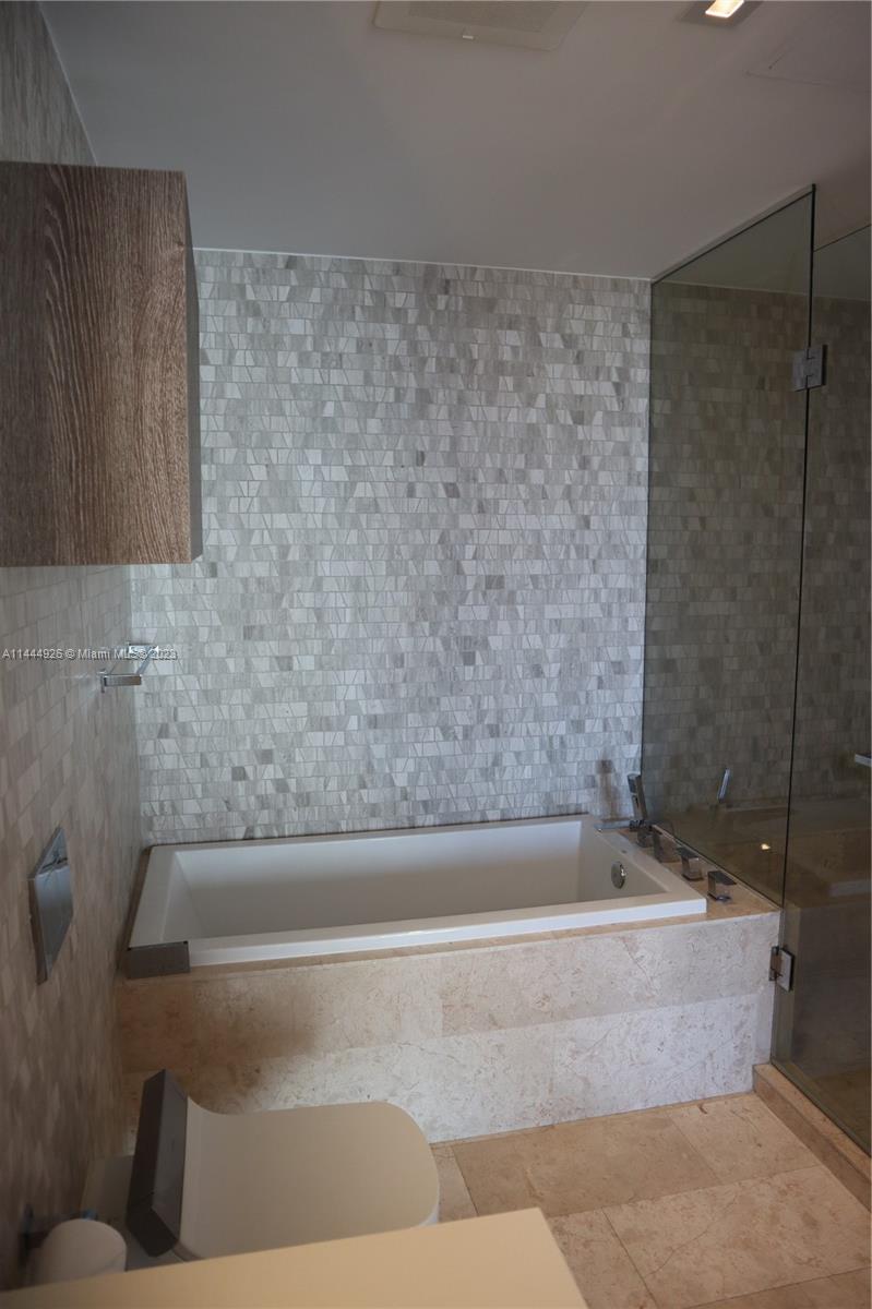 REACH AT BRICKELL CITY - Residential Lease