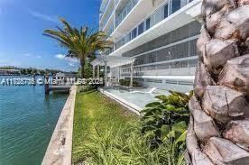 BAY HARBOUR ISLAND - Residential