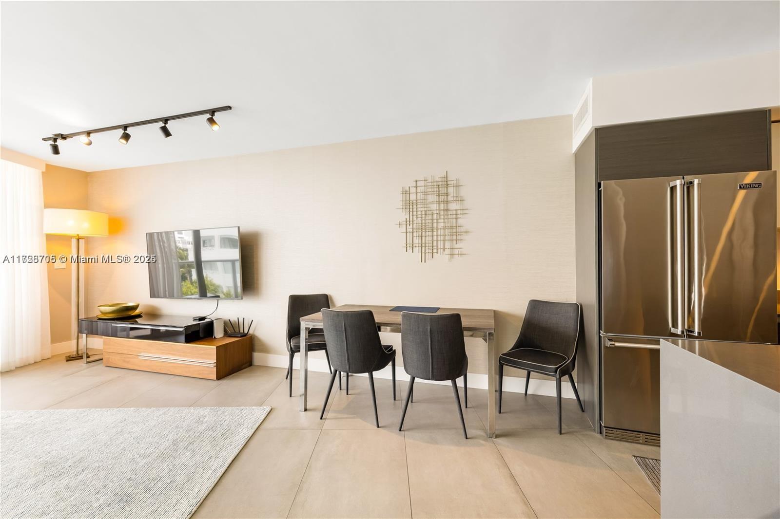 BAY HARBOUR ISLAND - Residential