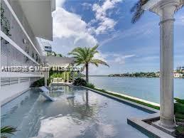 BAY HARBOUR ISLAND - Residential
