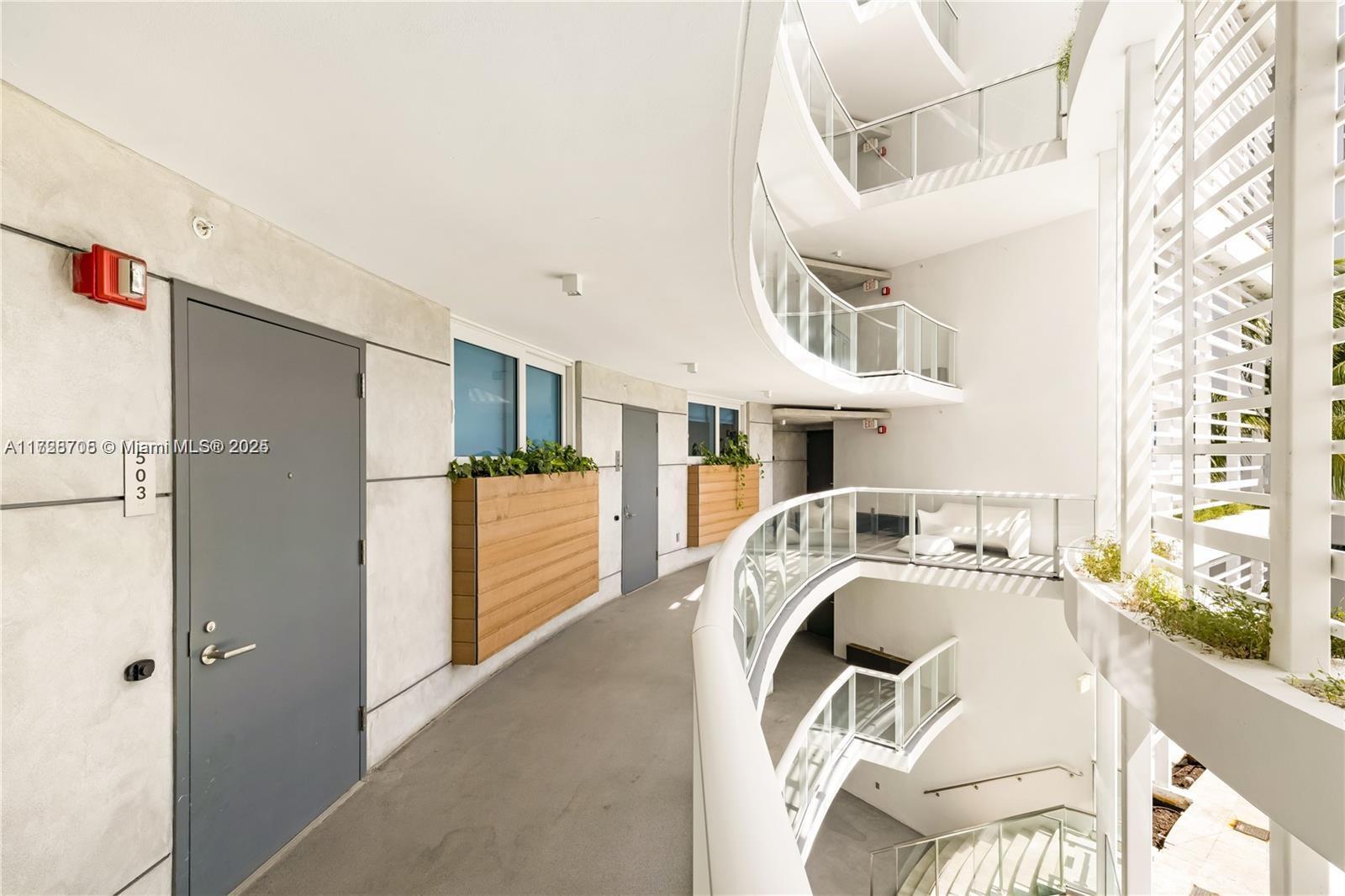 BAY HARBOUR ISLAND - Residential
