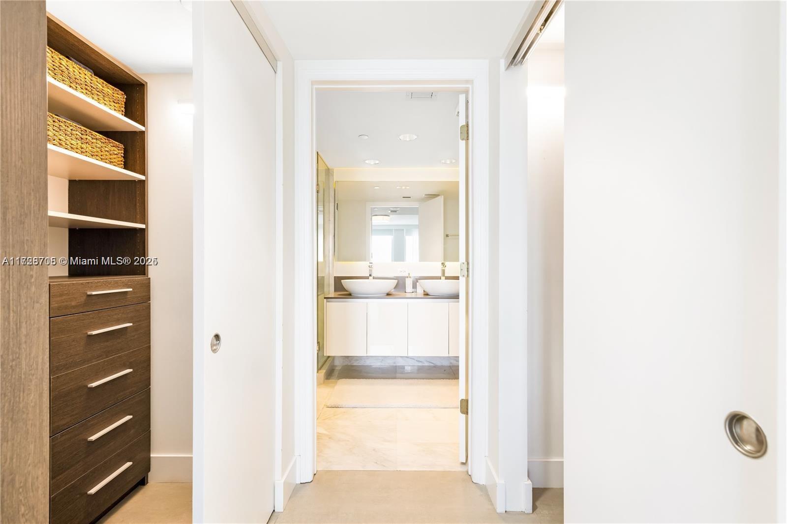 BAY HARBOUR ISLAND - Residential
