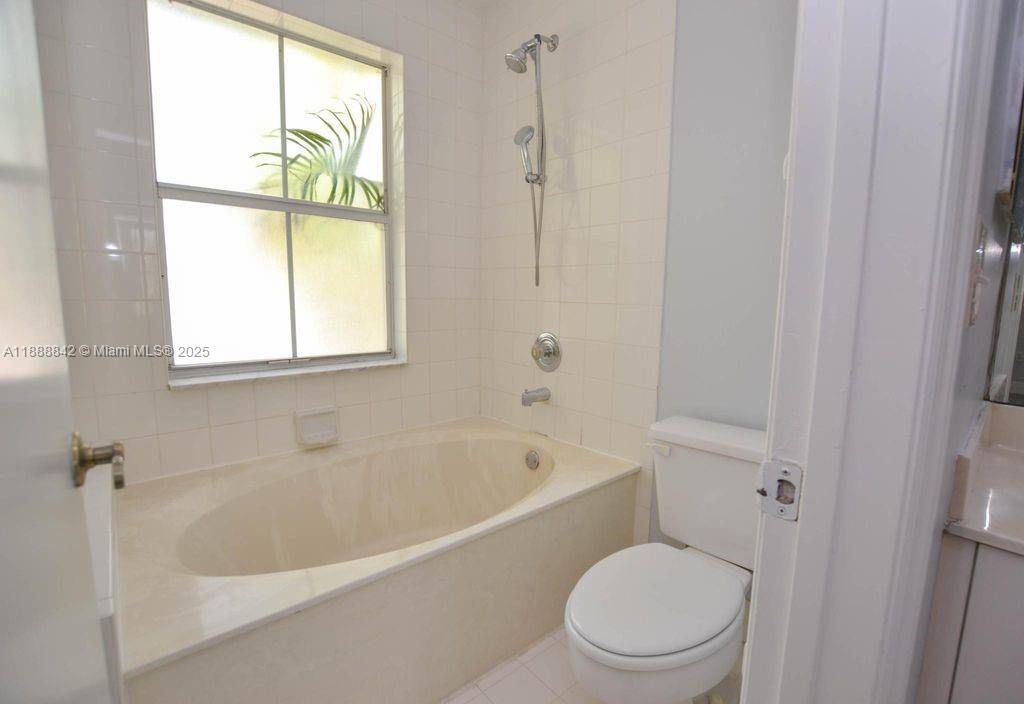 EMERALD POINTE - Residential Lease