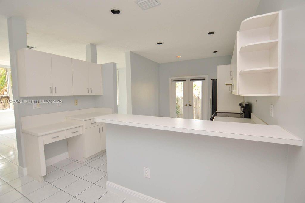 EMERALD POINTE - Residential Lease