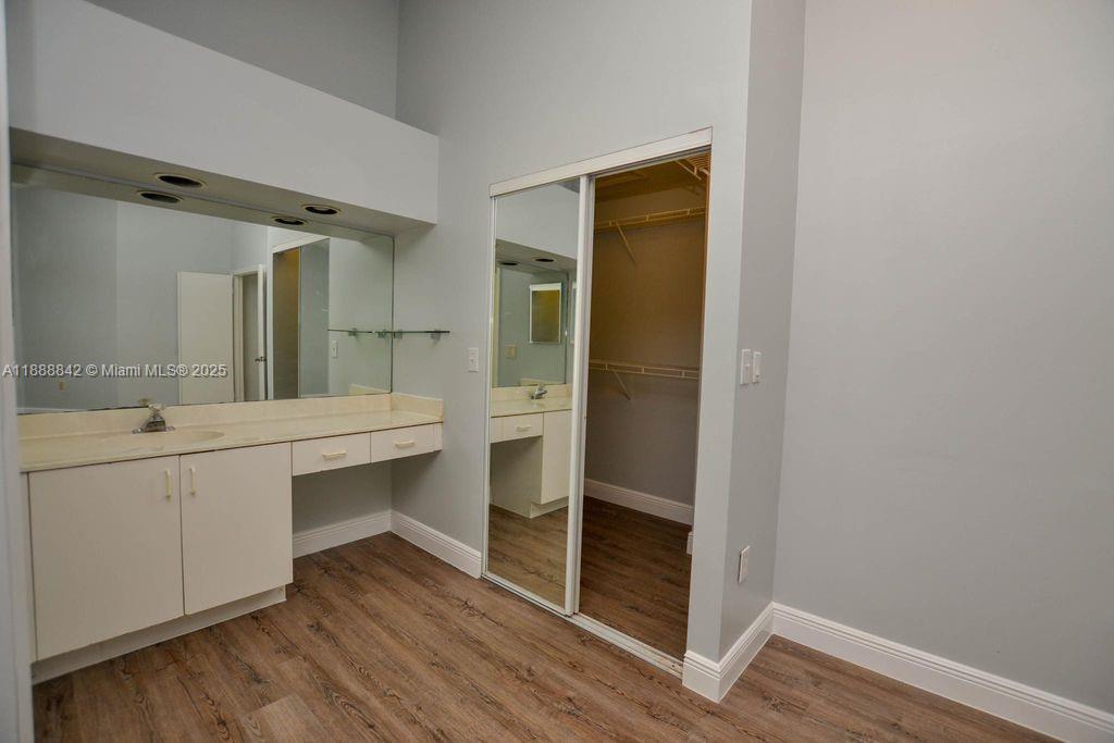 EMERALD POINTE - Residential Lease