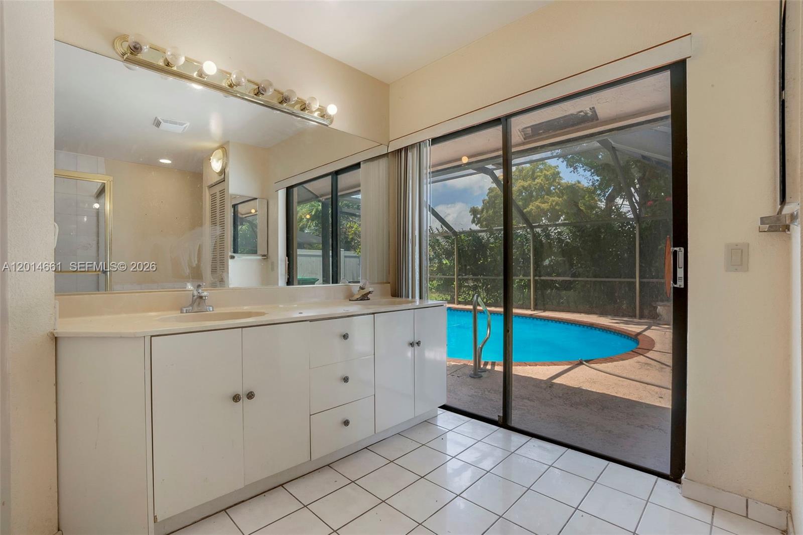 BANYAN CLUB - Residential