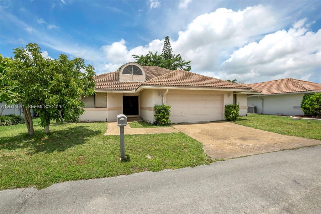 Photo of 7451 NW 40th St, Lauderhill, FL 33319 (MLS # A12014661)