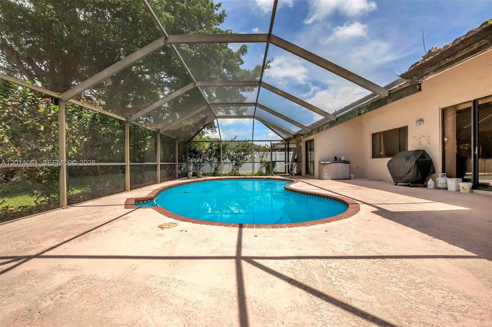 BANYAN CLUB - Residential