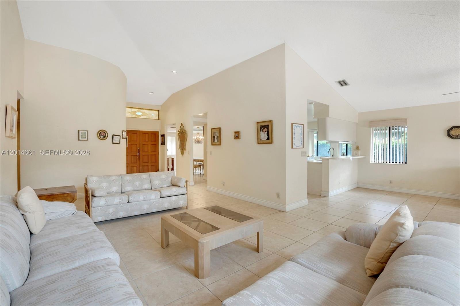 BANYAN CLUB - Residential