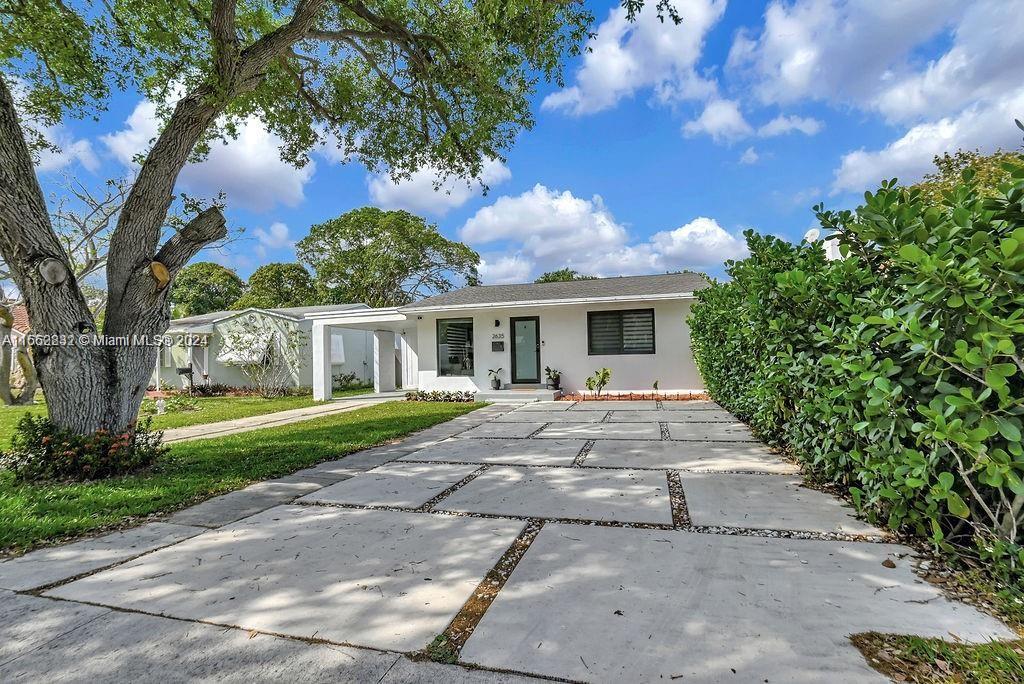 HOLLYWOOD LITTLE RANCHES - Residential