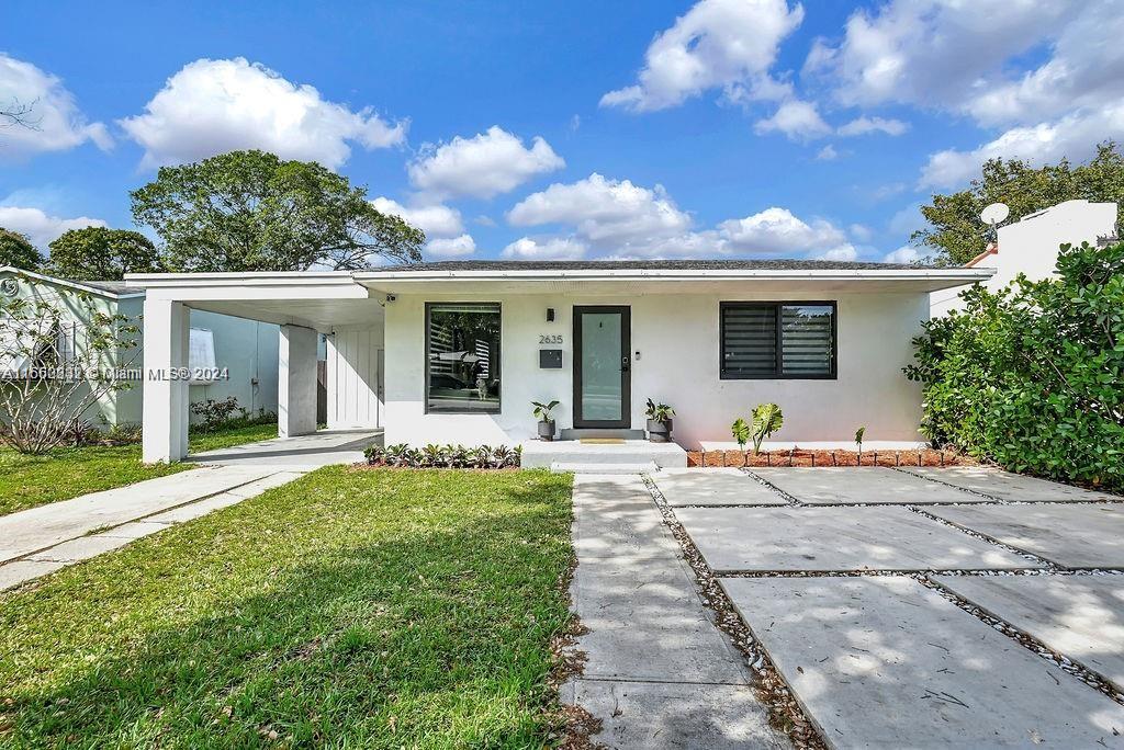 HOLLYWOOD LITTLE RANCHES - Residential