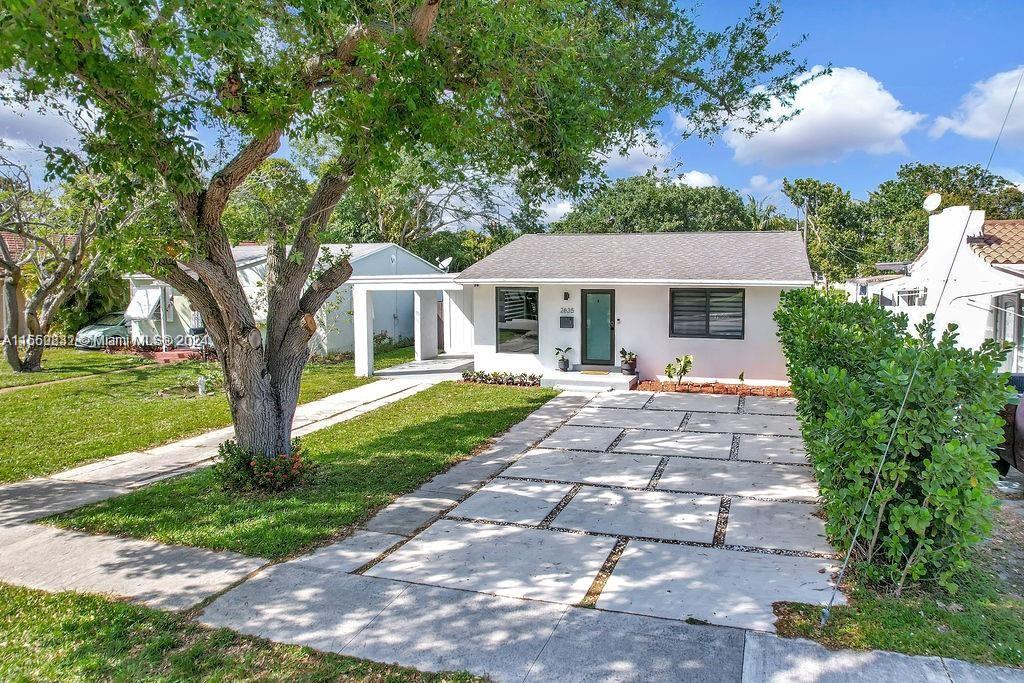 HOLLYWOOD LITTLE RANCHES - Residential