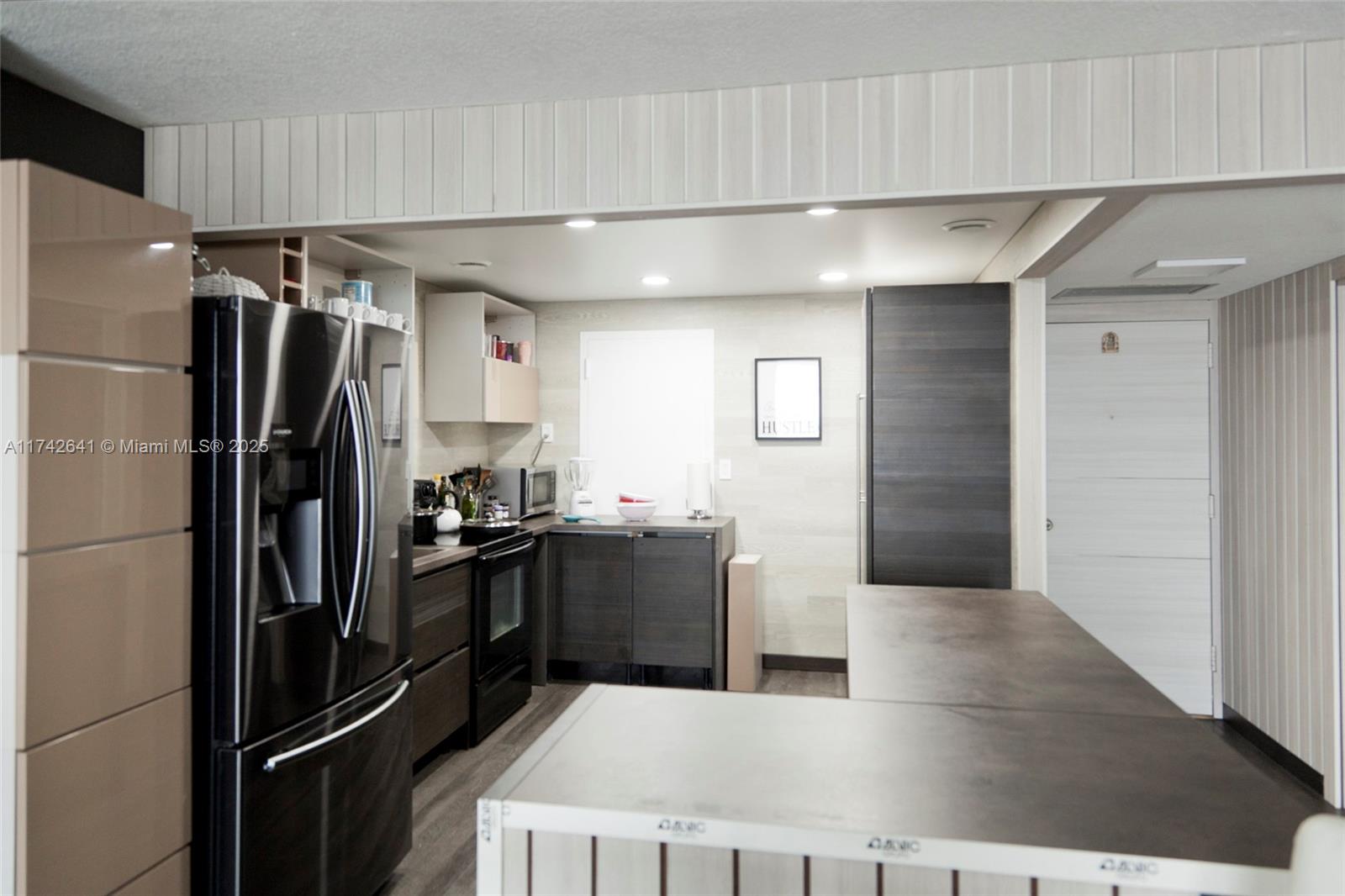 GOLDEN HORN SOUTH CONDO - Residential