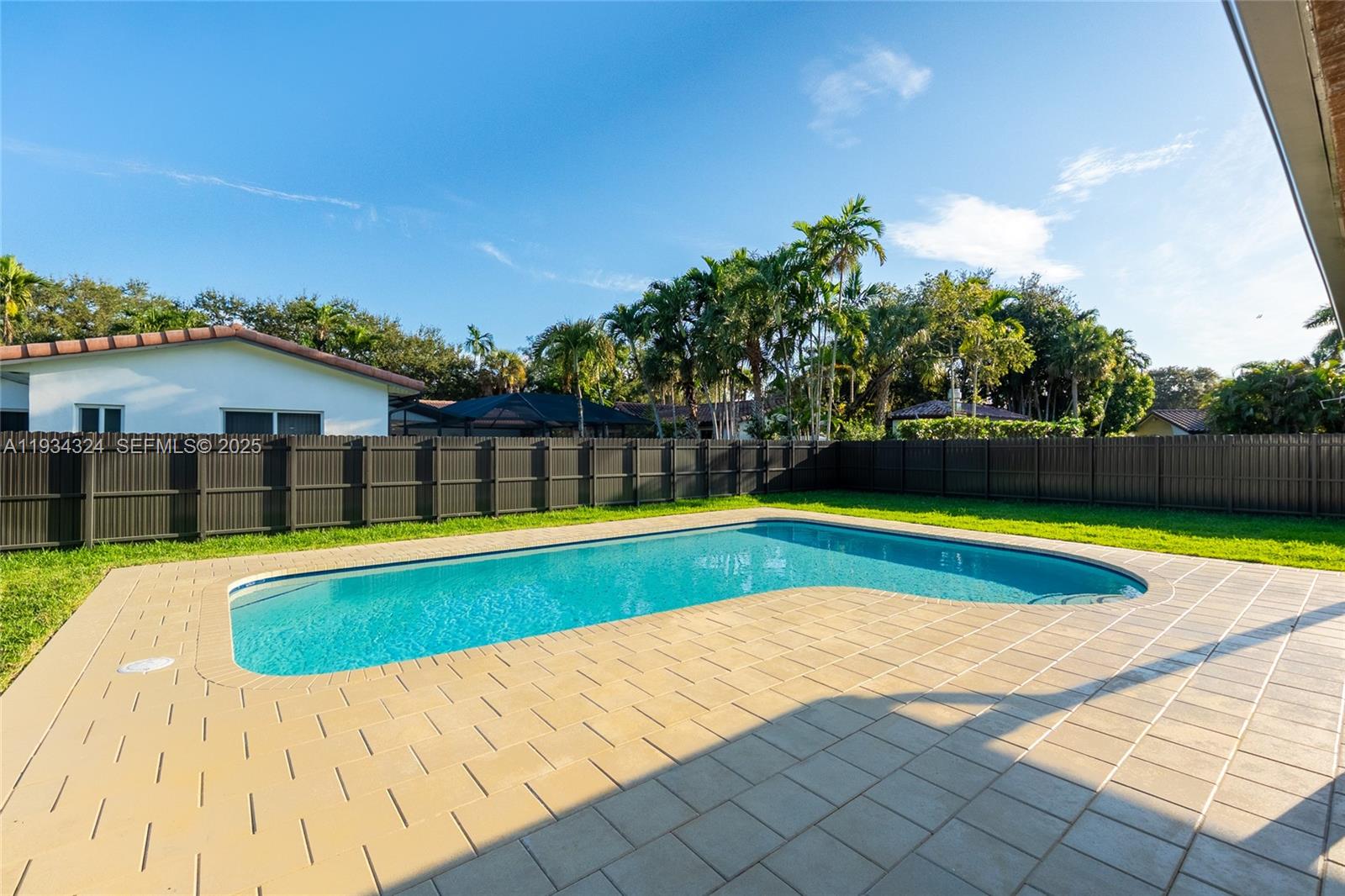 MIAMI LAKES SEC 4 - Residential