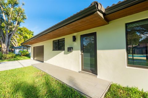 Photo of 14515 Mahogany Ct, Miami Lakes, FL 33014 (MLS # A11934324)