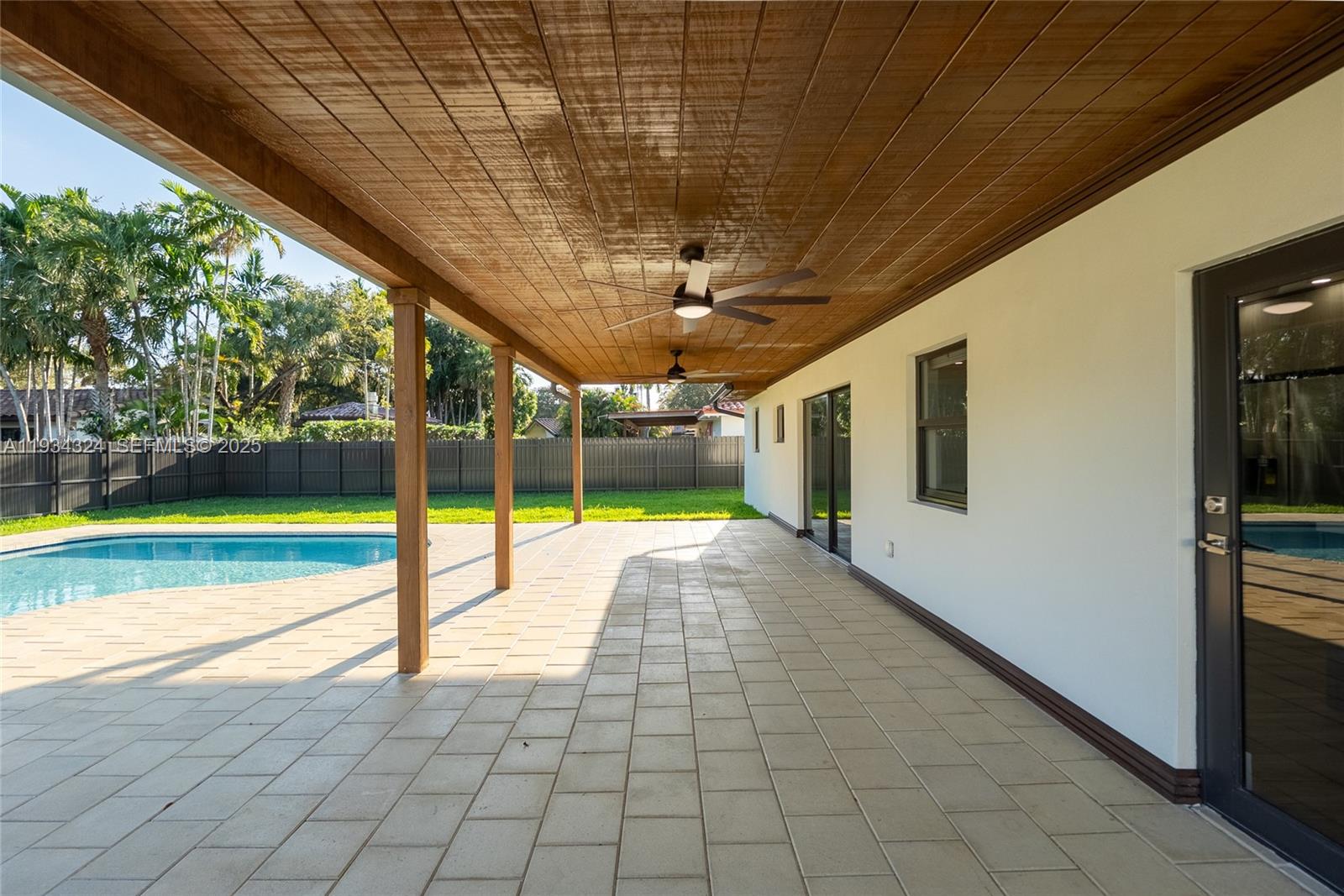 MIAMI LAKES SEC 4 - Residential