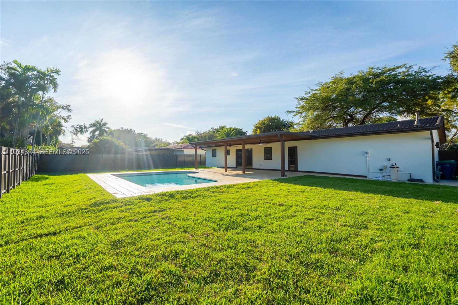 MIAMI LAKES SEC 4 - Residential