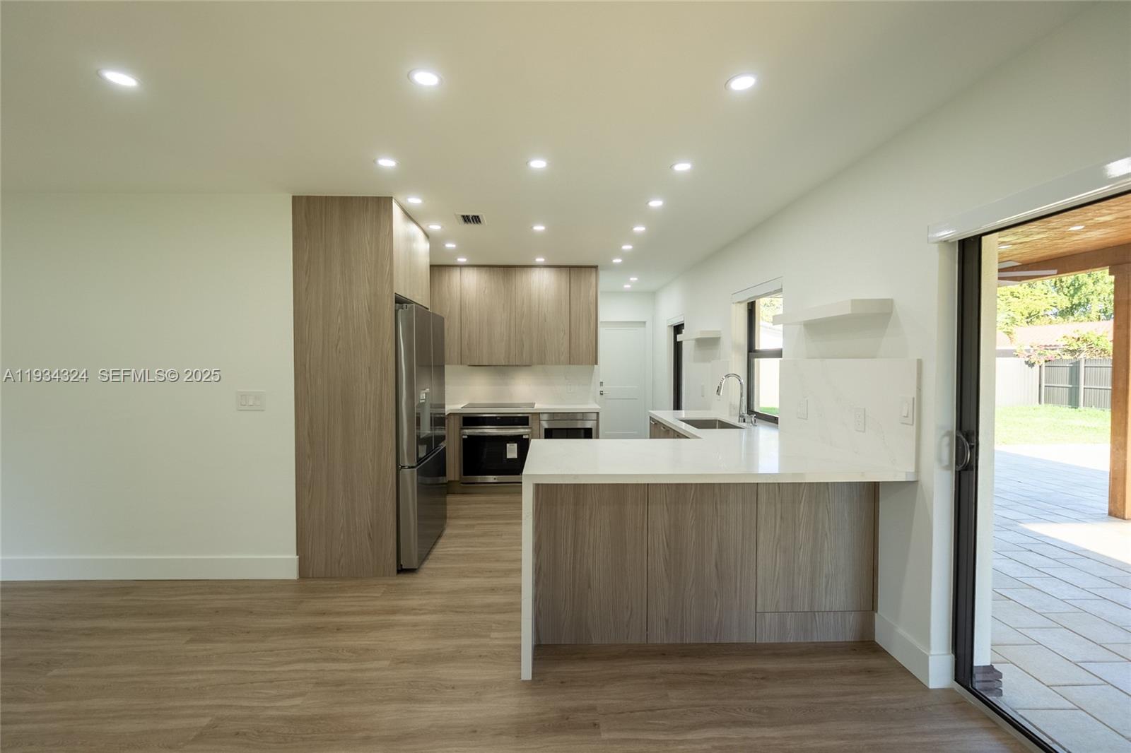 MIAMI LAKES SEC 4 - Residential