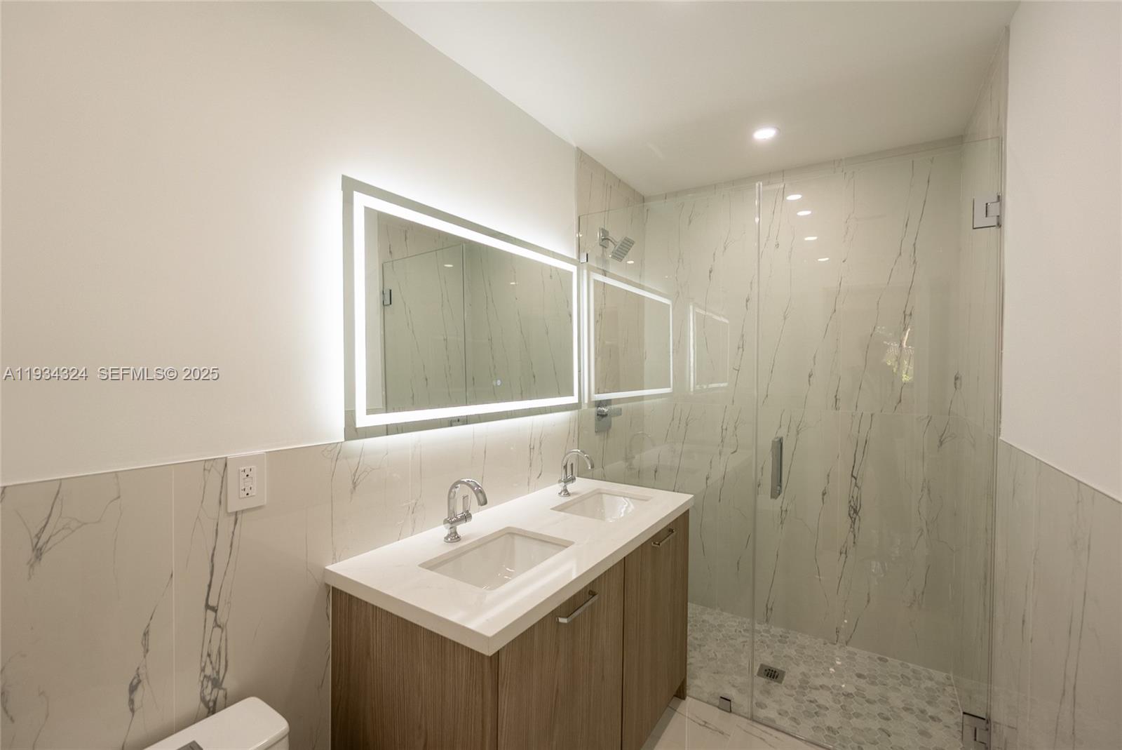 MIAMI LAKES SEC 4 - Residential