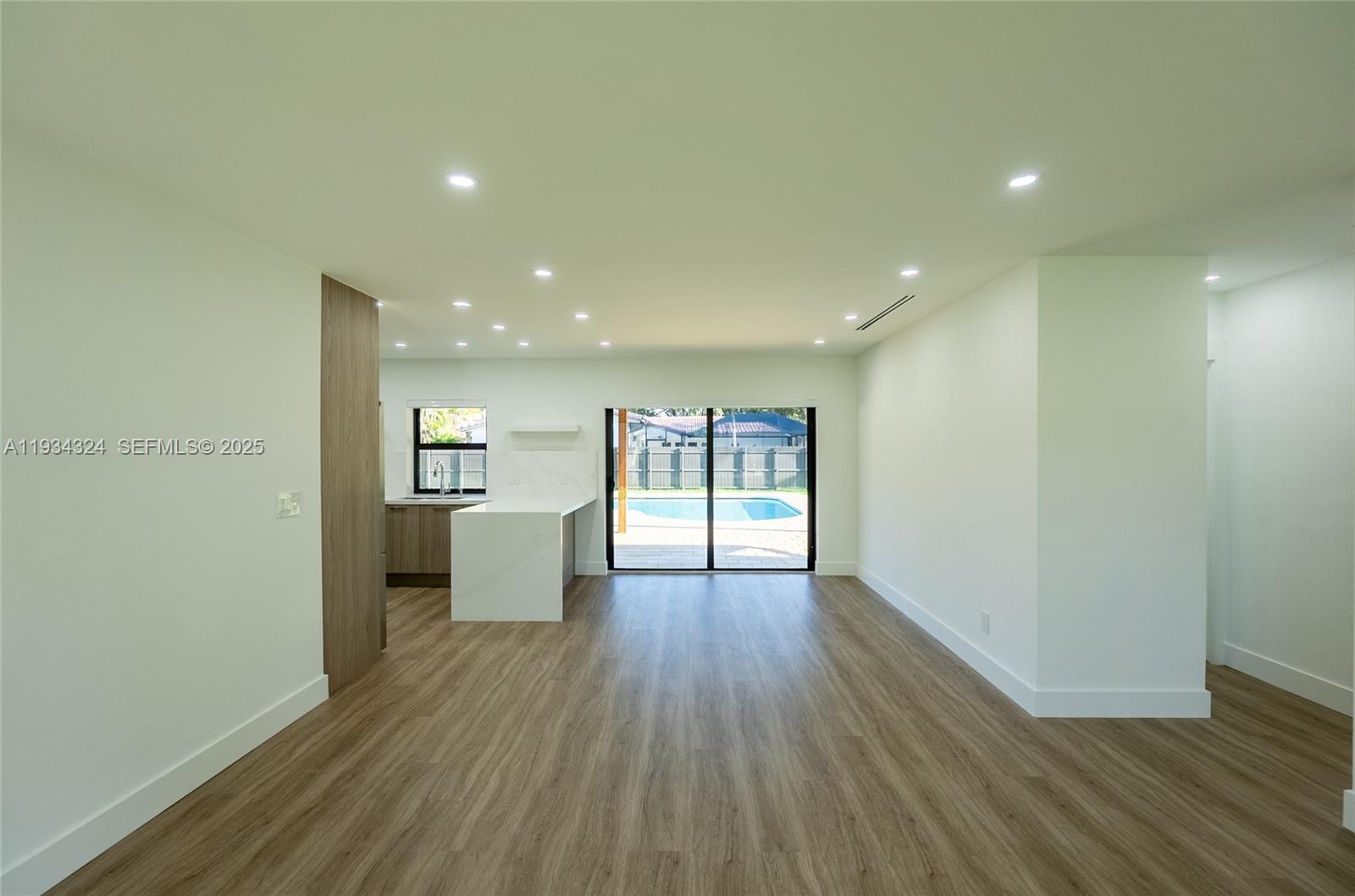 MIAMI LAKES SEC 4 - Residential