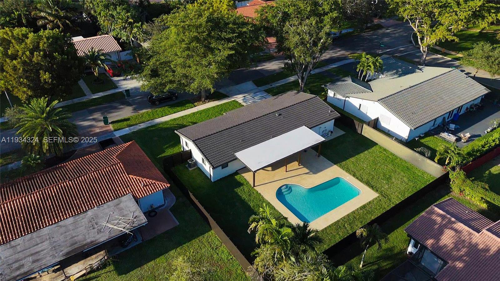 MIAMI LAKES SEC 4 - Residential