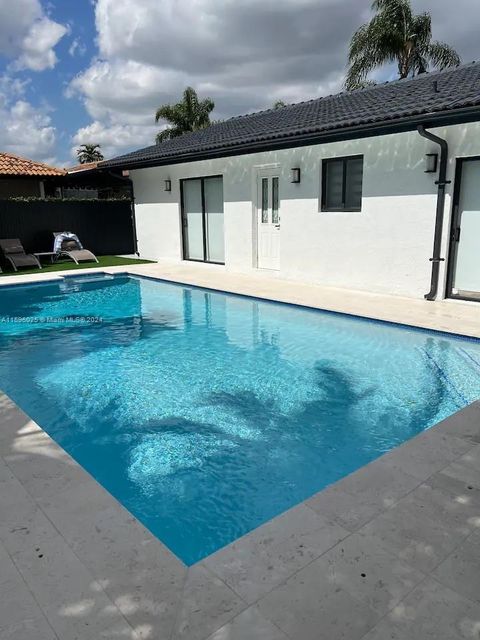 Single Family Residence in Miami FL 13940 156th Ter Ter 60.jpg