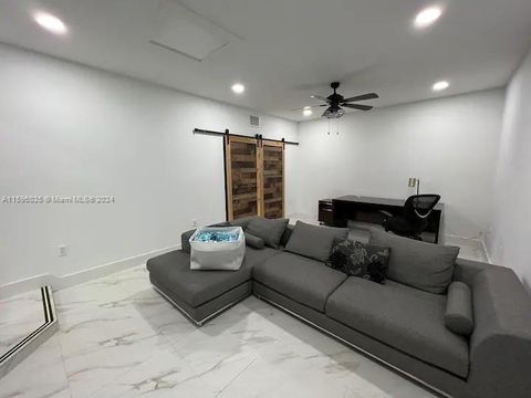 Single Family Residence in Miami FL 13940 156th Ter Ter 9.jpg