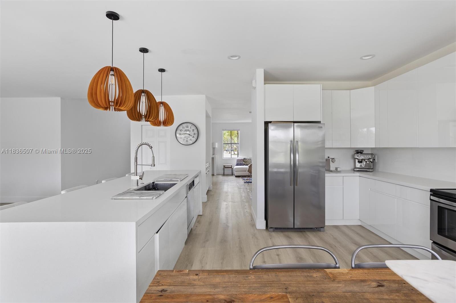 1249 Chenille Cir