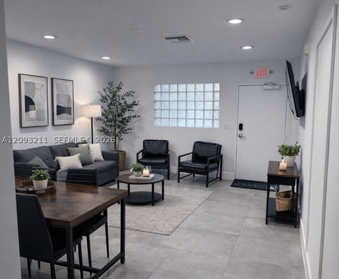 645 PALMETTO DR APT 3, MIAMI SPRINGS, FL 33166 - Image b4fc68fe89c7d249b892de9ddb2c29c2/3218265993