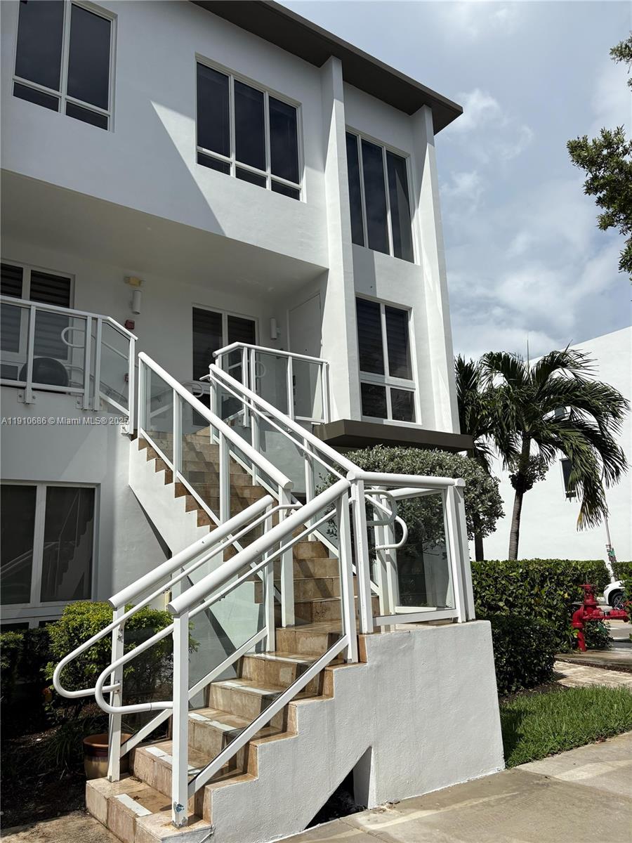 LANDMARK AT DORAL CONDO - Residential Lease