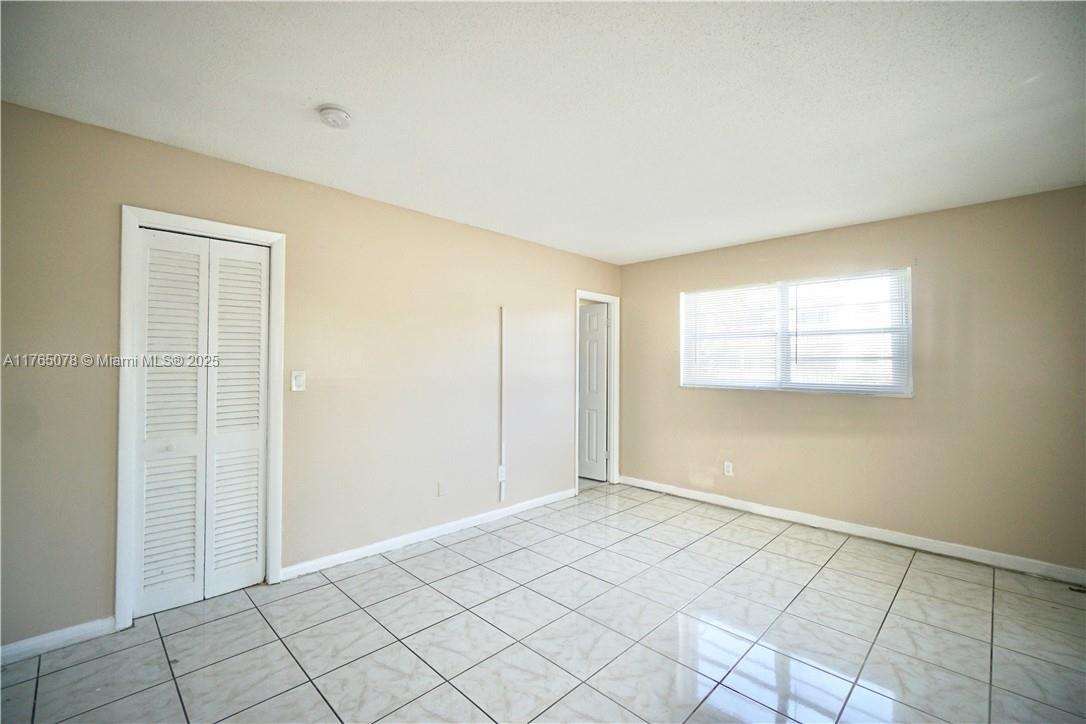 OLA CONDO - Residential