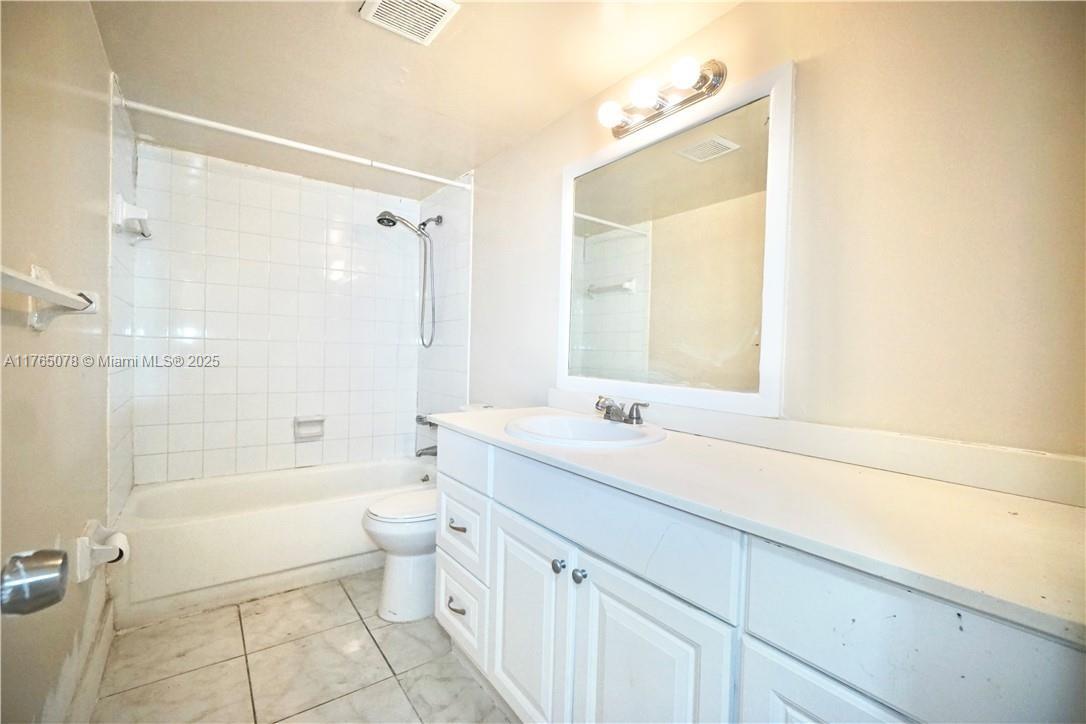 OLA CONDO - Residential