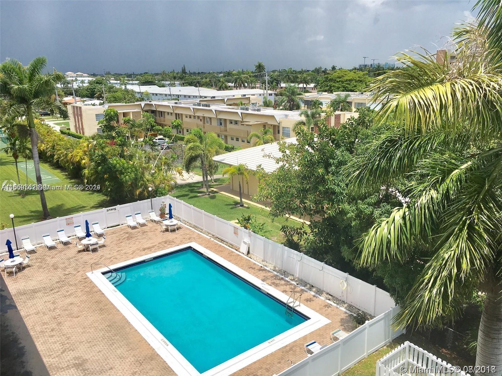 LIVE IN THE HEART OF HALLANDALE BEACH. SPACIOUS 2 BEDROOM/2 BATHROOM UNIT, LOTS OF CLOSETS THRU-OUT THE UNIT, TILE FLOORS, SPACIOUS KITCHEN WITH ROOM FOR EAT-IN TABLE. BUILDING IS VERY WELL-MAINTAINED, HEATED POOL, TENNIS COURT, SAUNA, AND A CLUBROOM TO DO PARTIES. CLOSE TO SHOPPING, DINING, GULFSTREAM PARK, AND THE BEACHES. EASY TO SHOW<LOCKBOX>