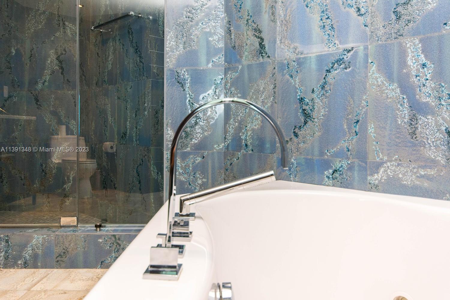 LA PERLA CONDO - Residential