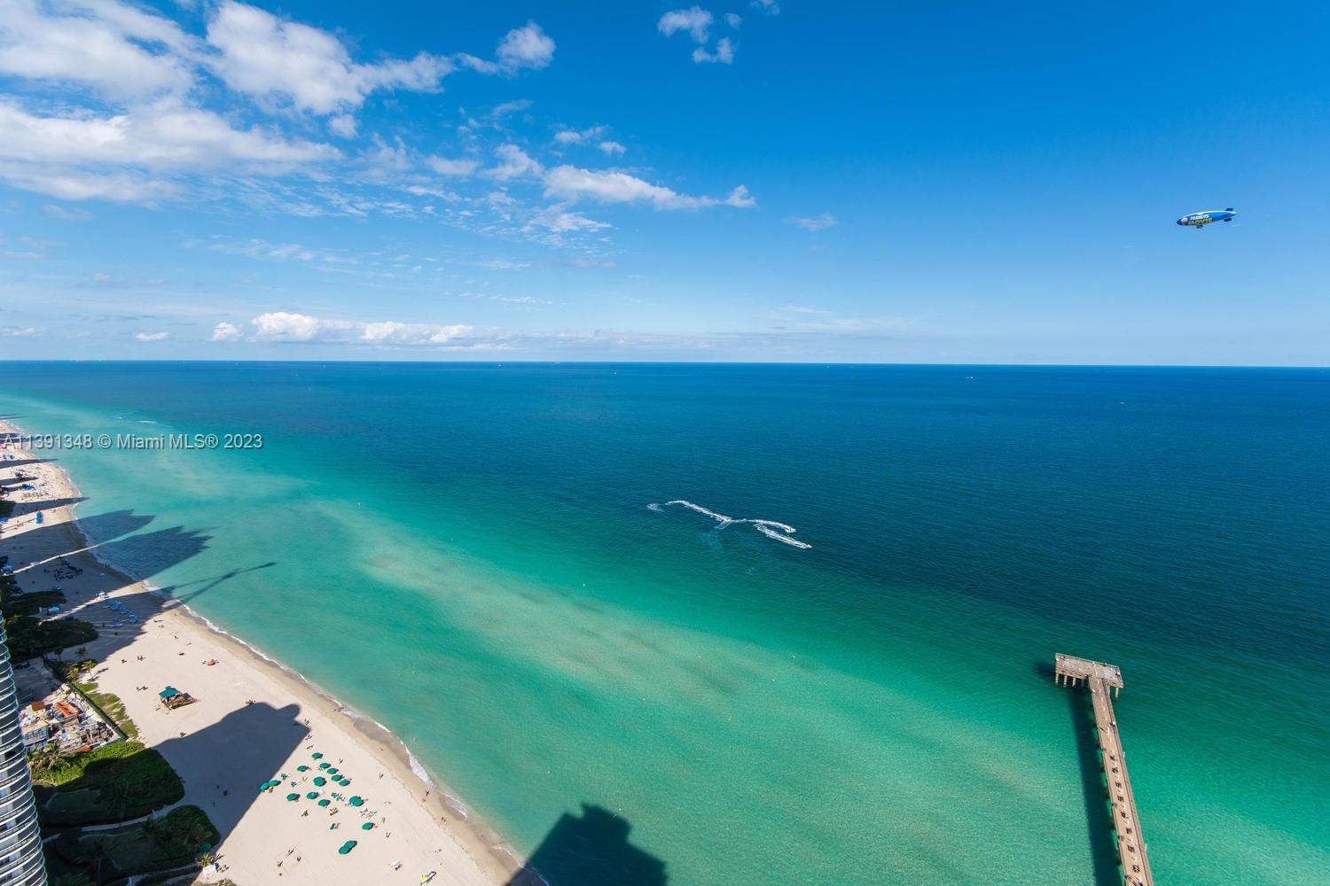 LA PERLA CONDO - Residential