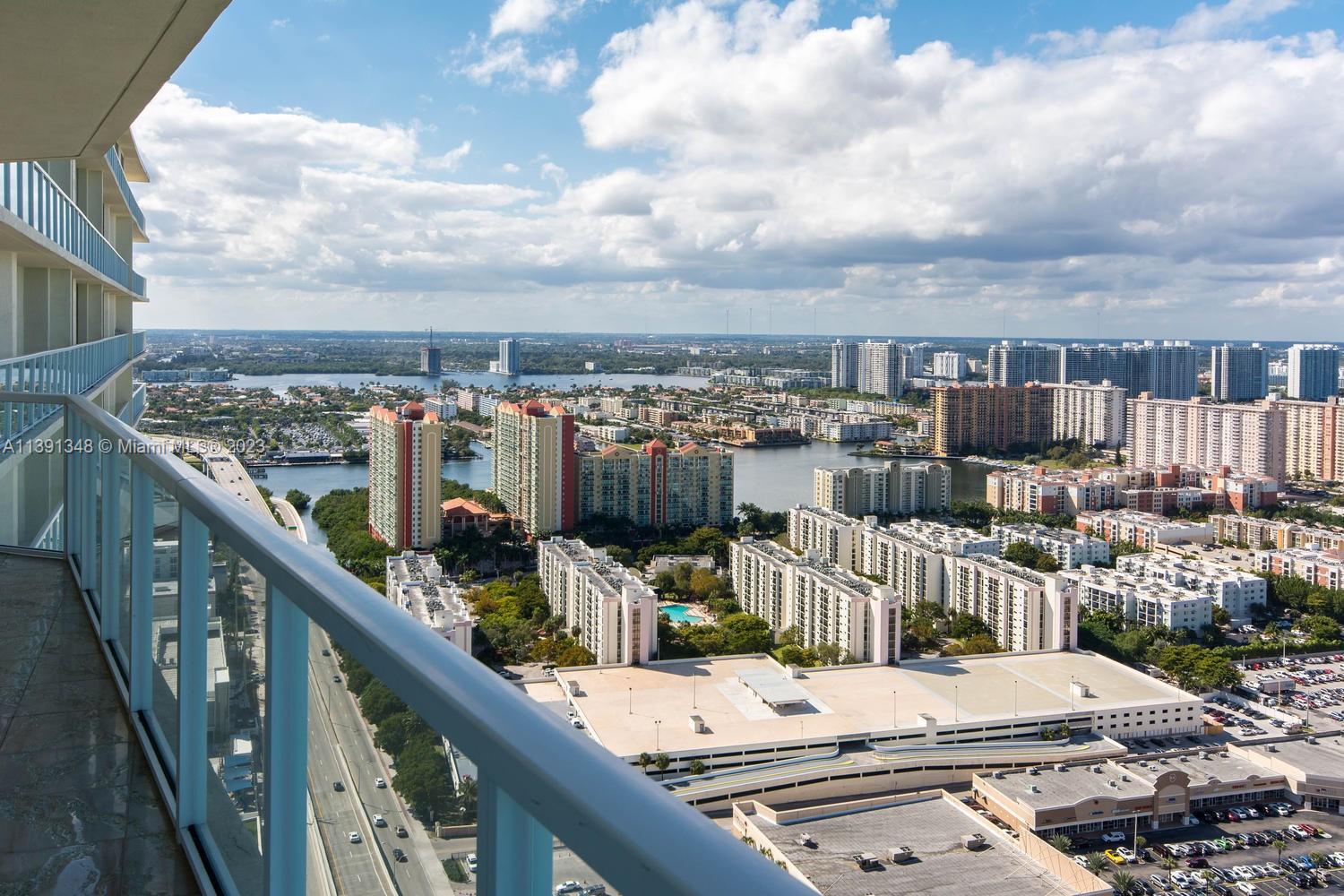 LA PERLA CONDO - Residential