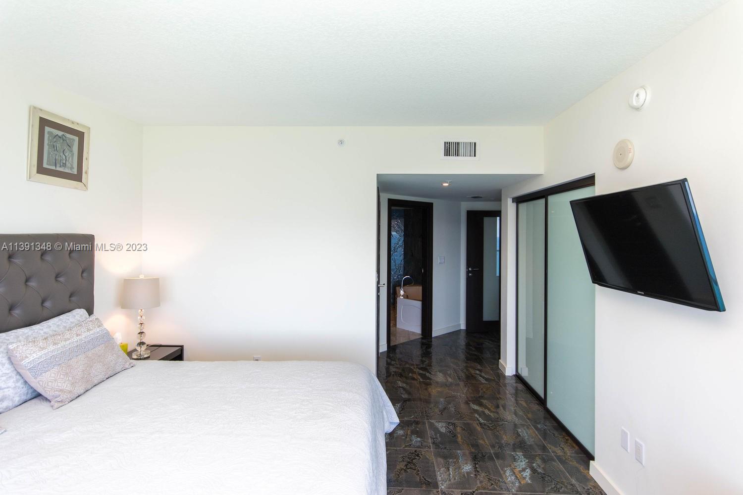 LA PERLA CONDO - Residential