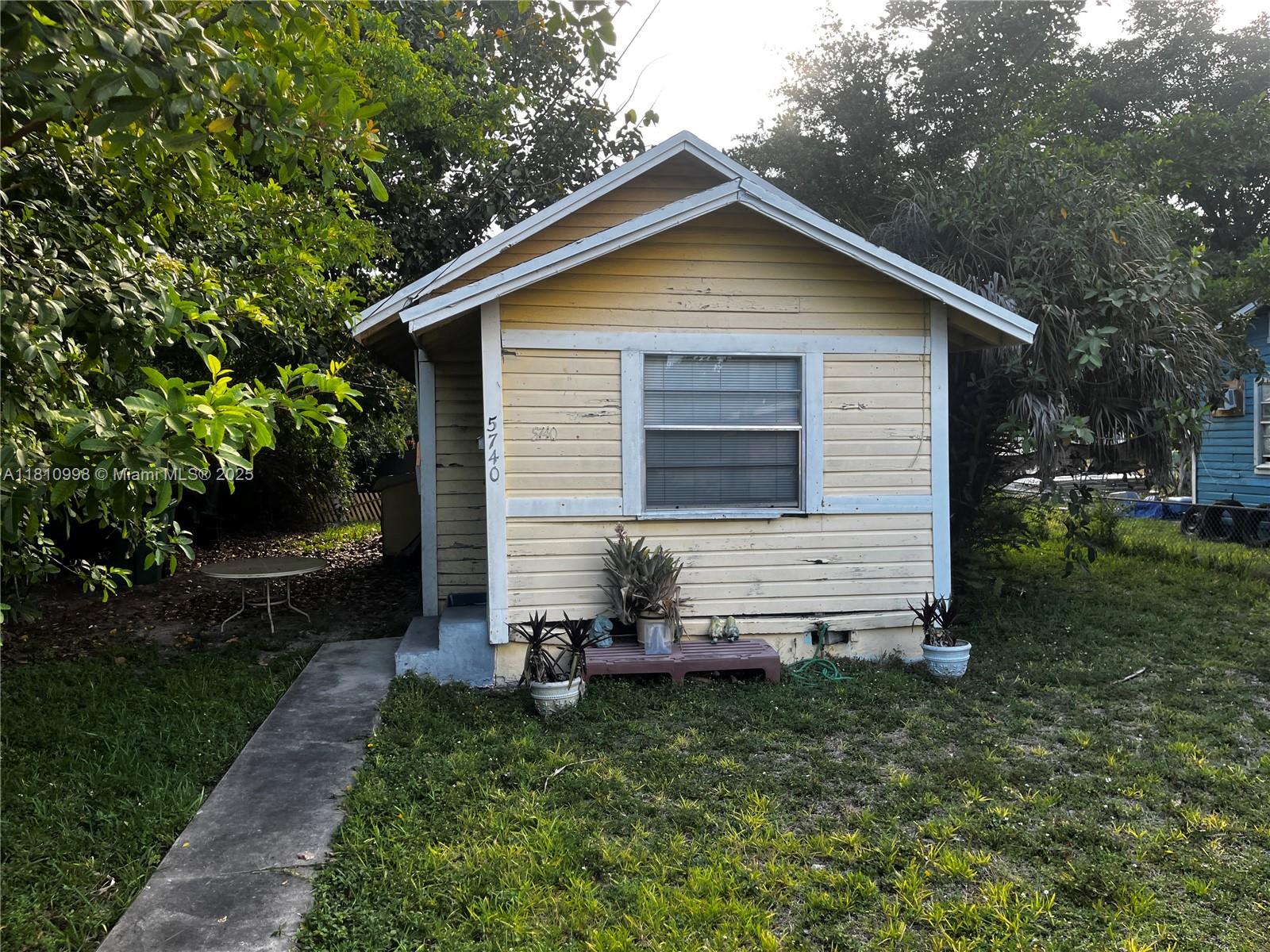 5740 Nw 5th Ave, Miami, Broward County, Florida - 2 Bedrooms  
1 Bathrooms - 