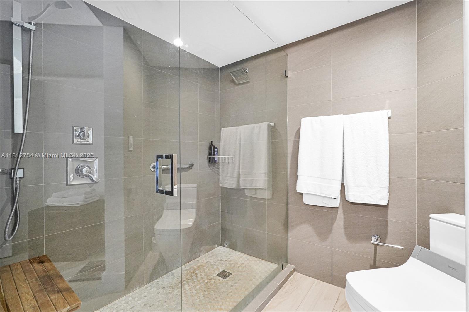 MYSTIC POINTE TOWER 500 - Residential