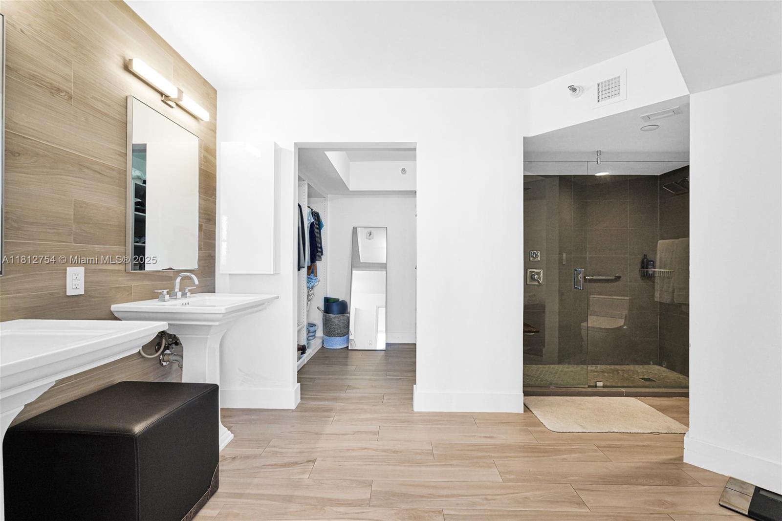 MYSTIC POINTE TOWER 500 - Residential