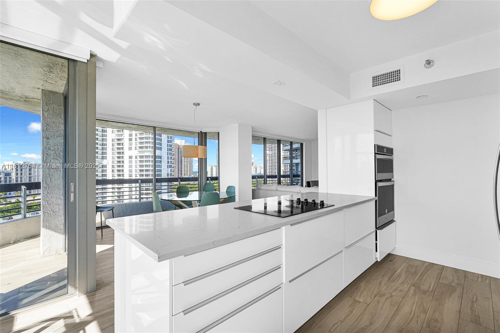 MYSTIC POINTE TOWER 500 - Residential