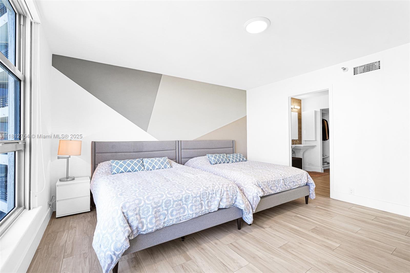 MYSTIC POINTE TOWER 500 - Residential