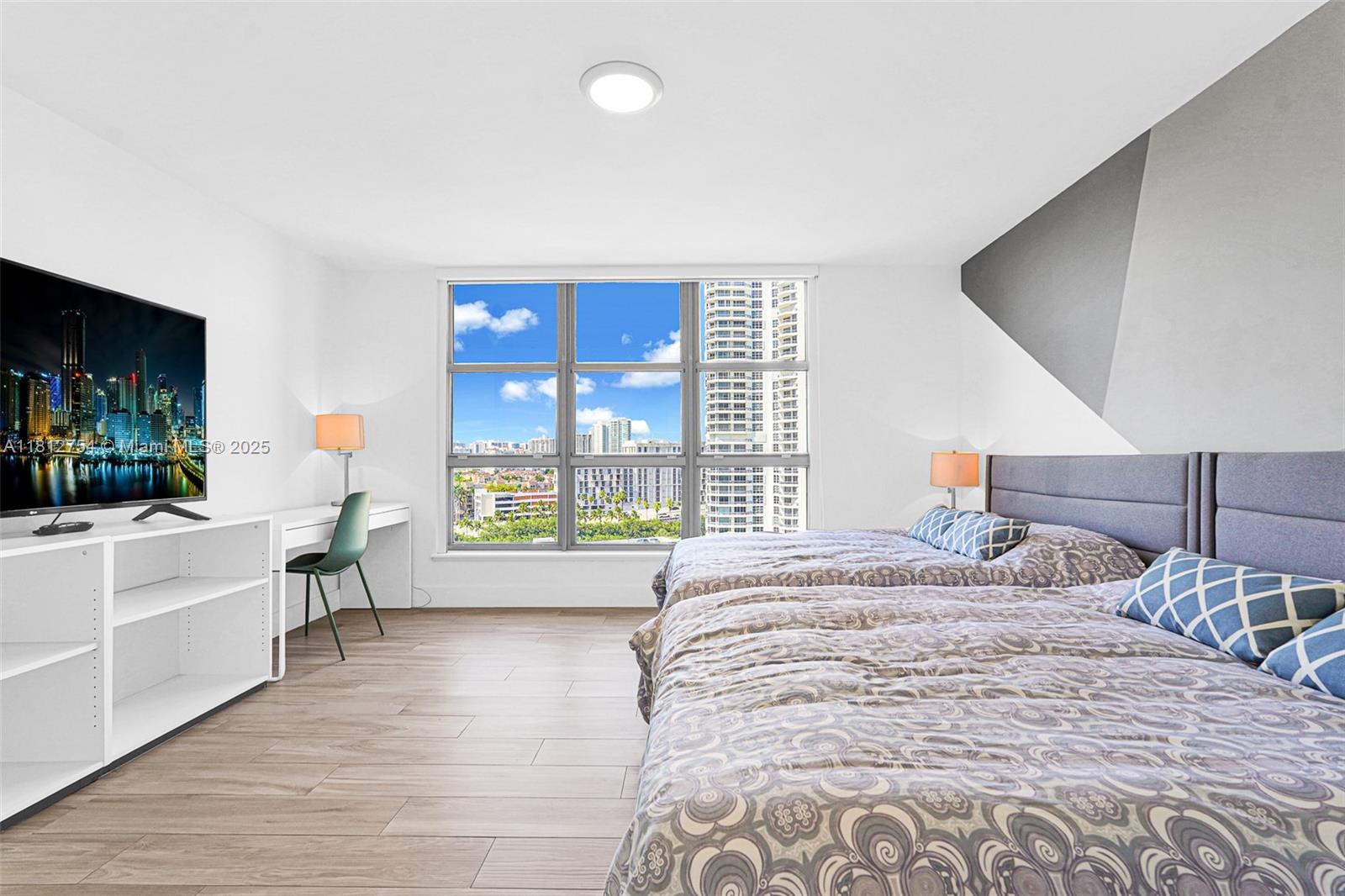 MYSTIC POINTE TOWER 500 - Residential