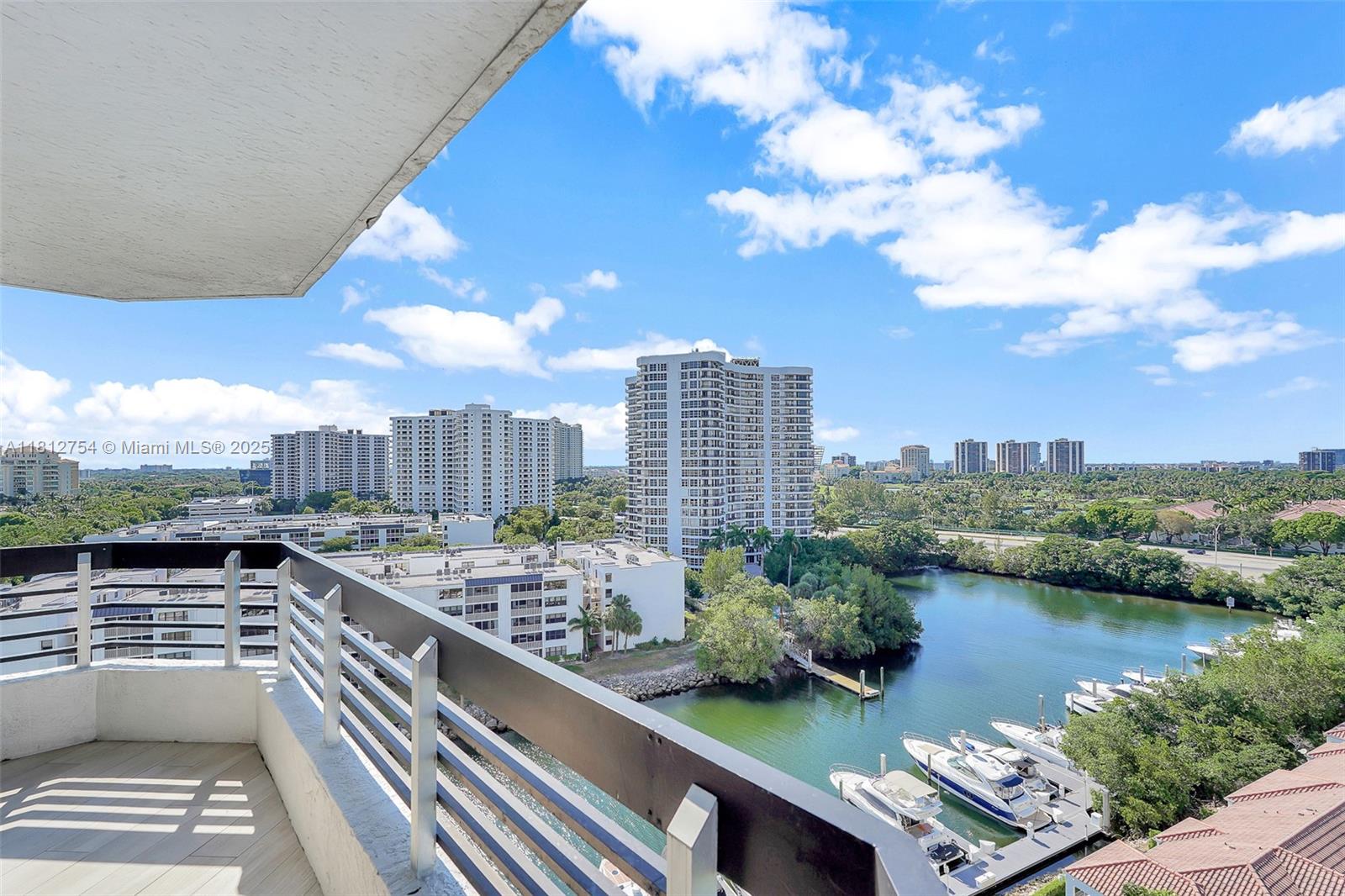 MYSTIC POINTE TOWER 500 - Residential