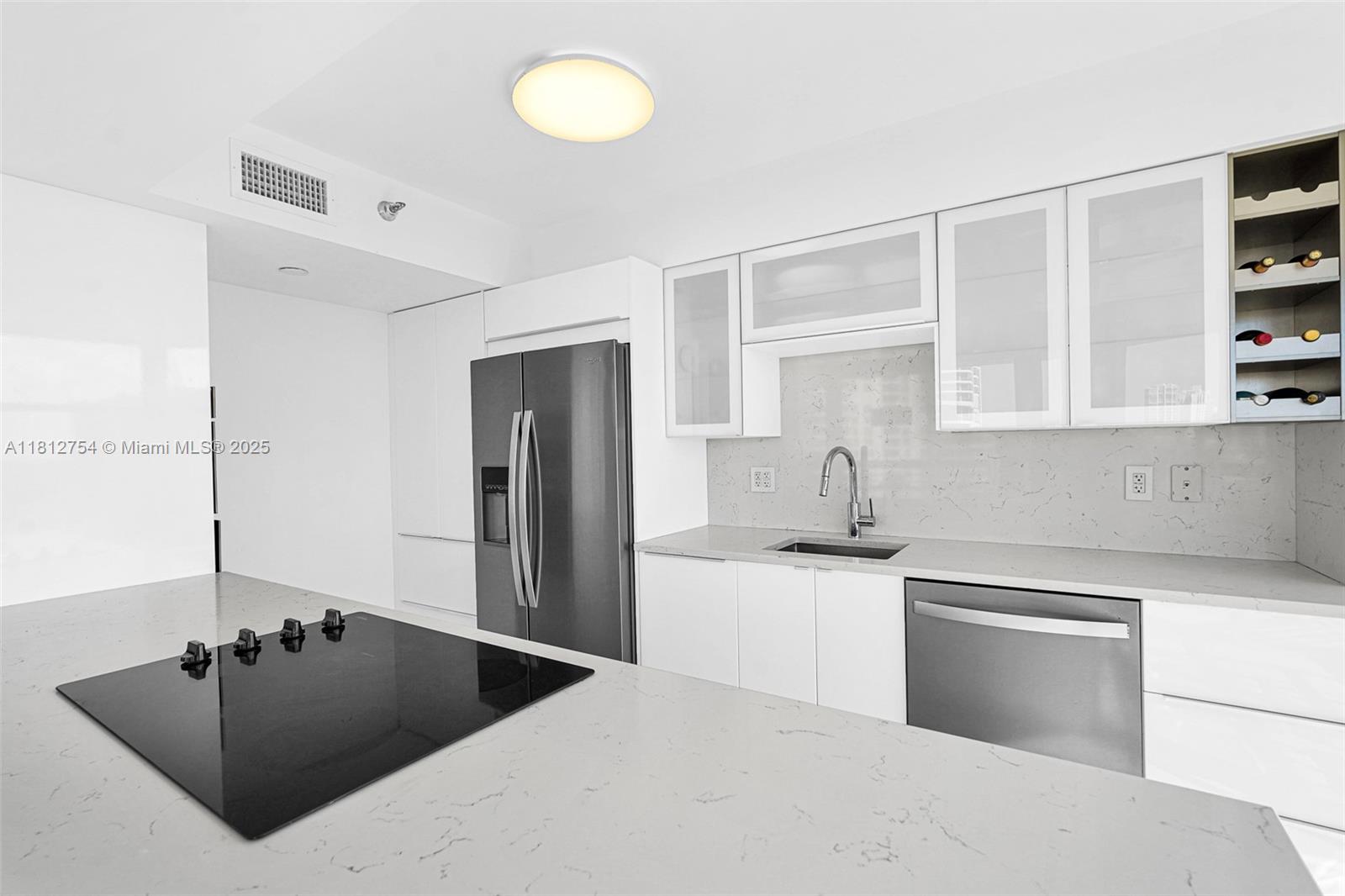 MYSTIC POINTE TOWER 500 - Residential