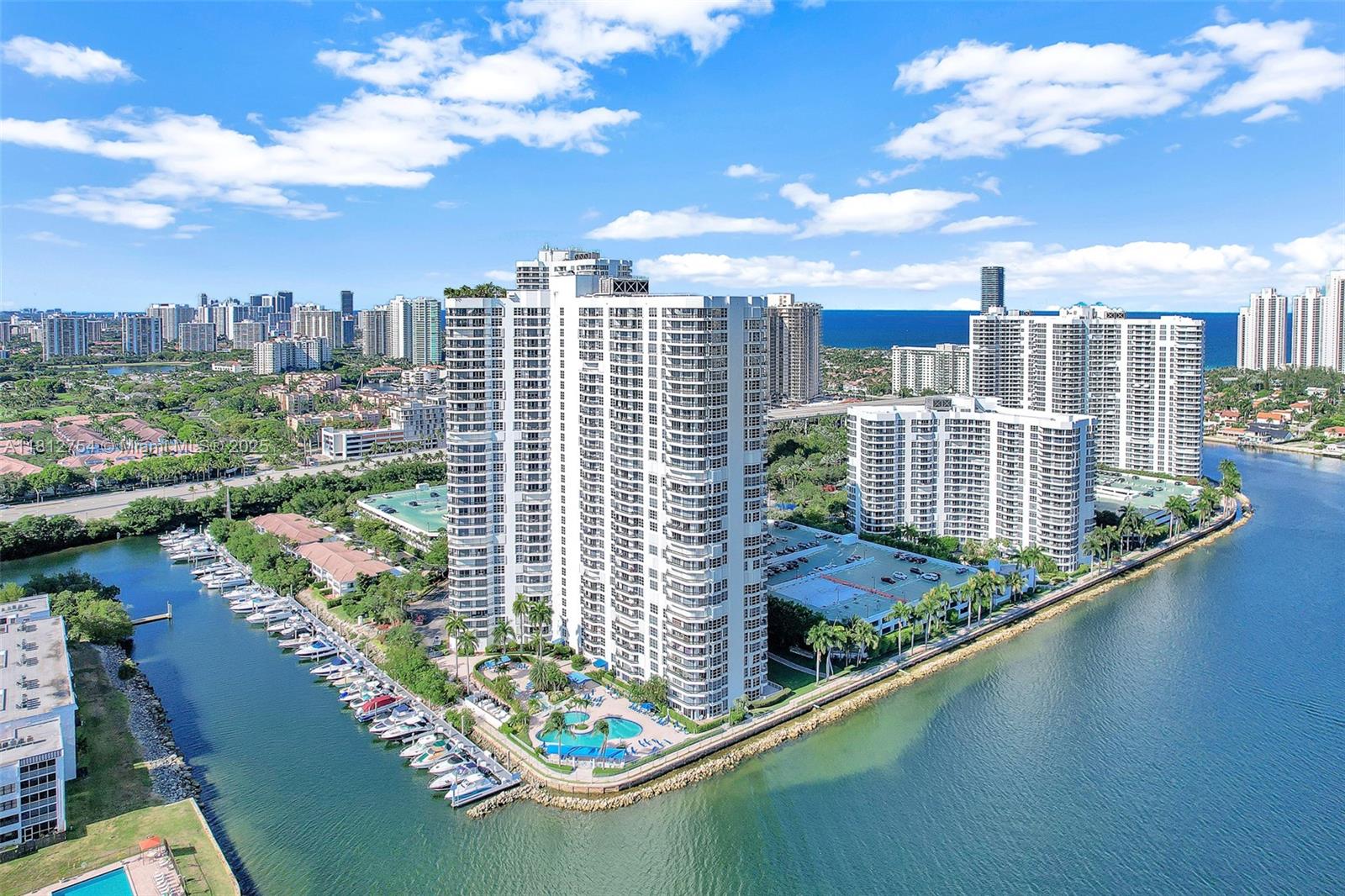 MYSTIC POINTE TOWER 500 - Residential