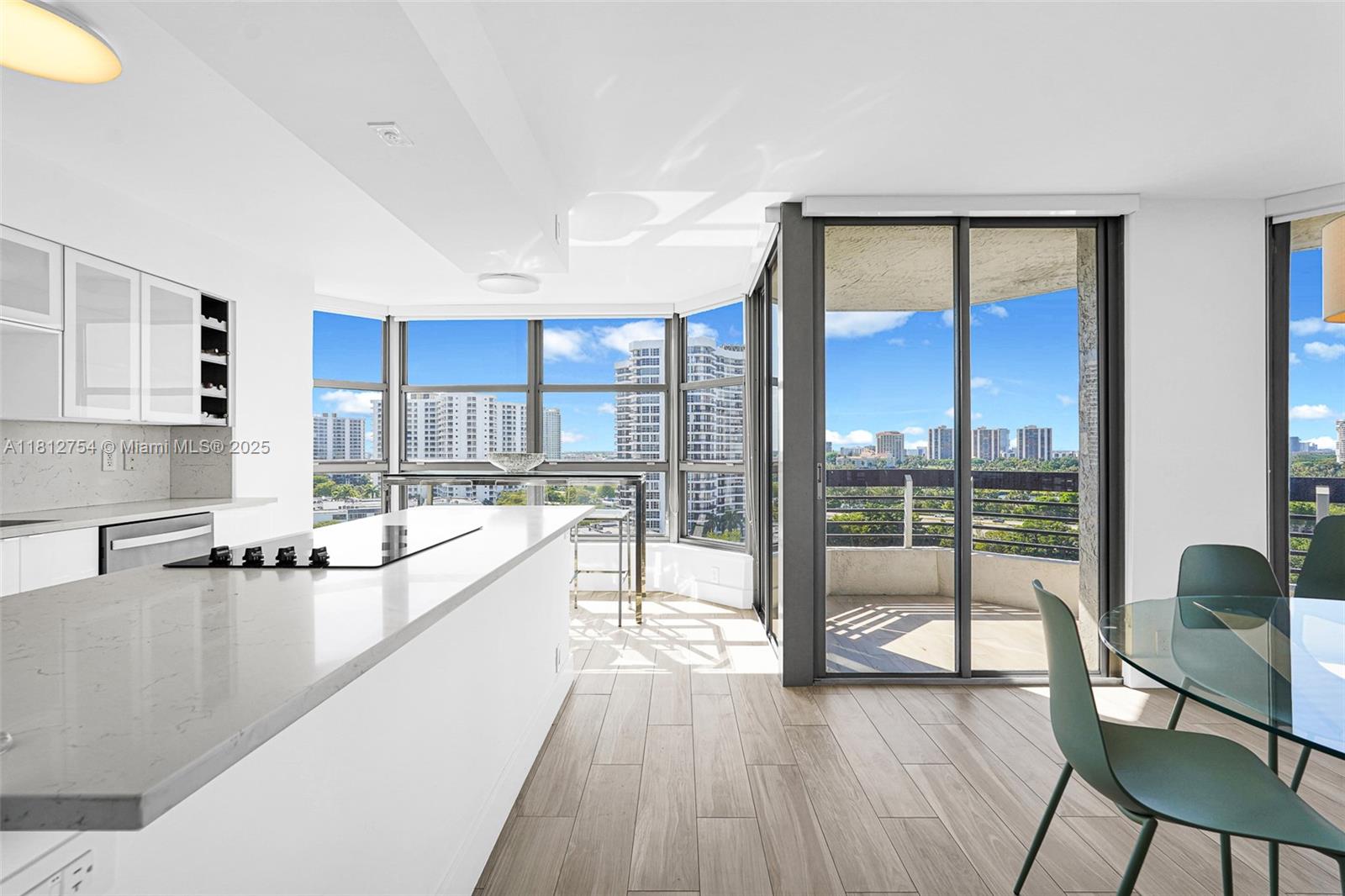 MYSTIC POINTE TOWER 500 - Residential