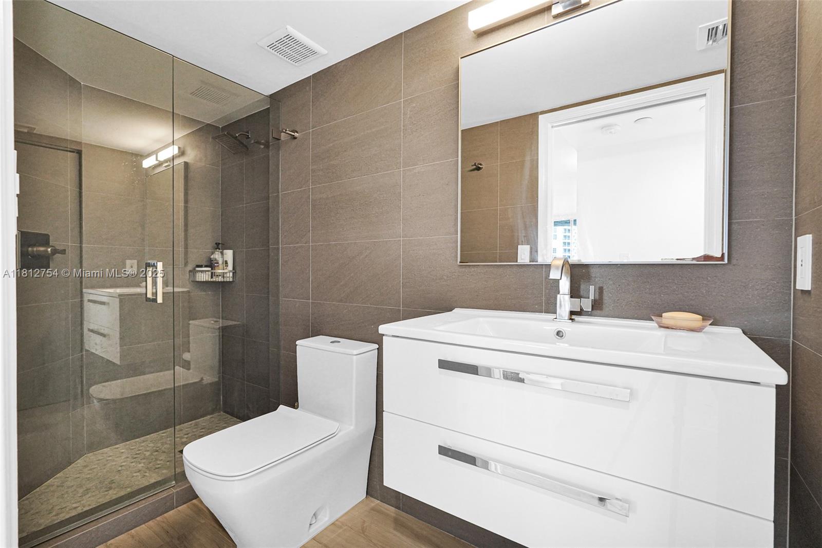 MYSTIC POINTE TOWER 500 - Residential